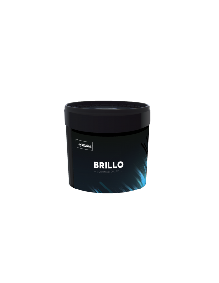 Finitura opaca che al brilla grazie alla luce riflessa dai glitter.